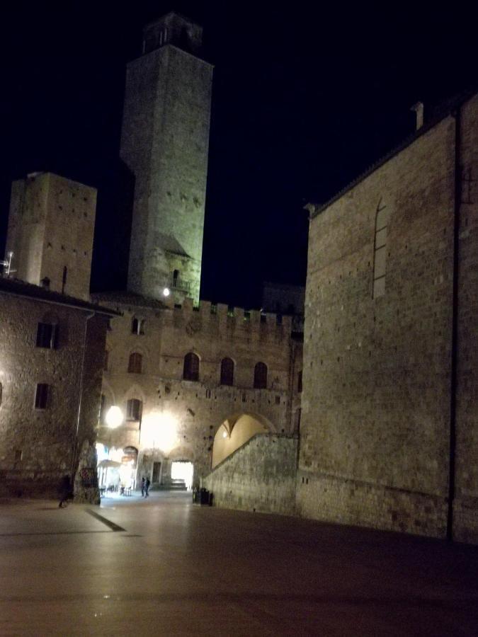 Sotto Le Mura Di Leonardo San Gimignano Exterior photo